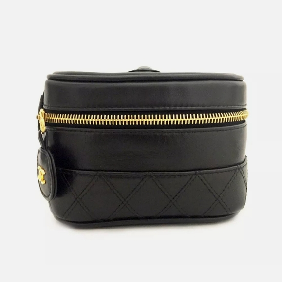 CHANEL Lambskin Cosmatic Vanity Handbag - Picture 3 of 9